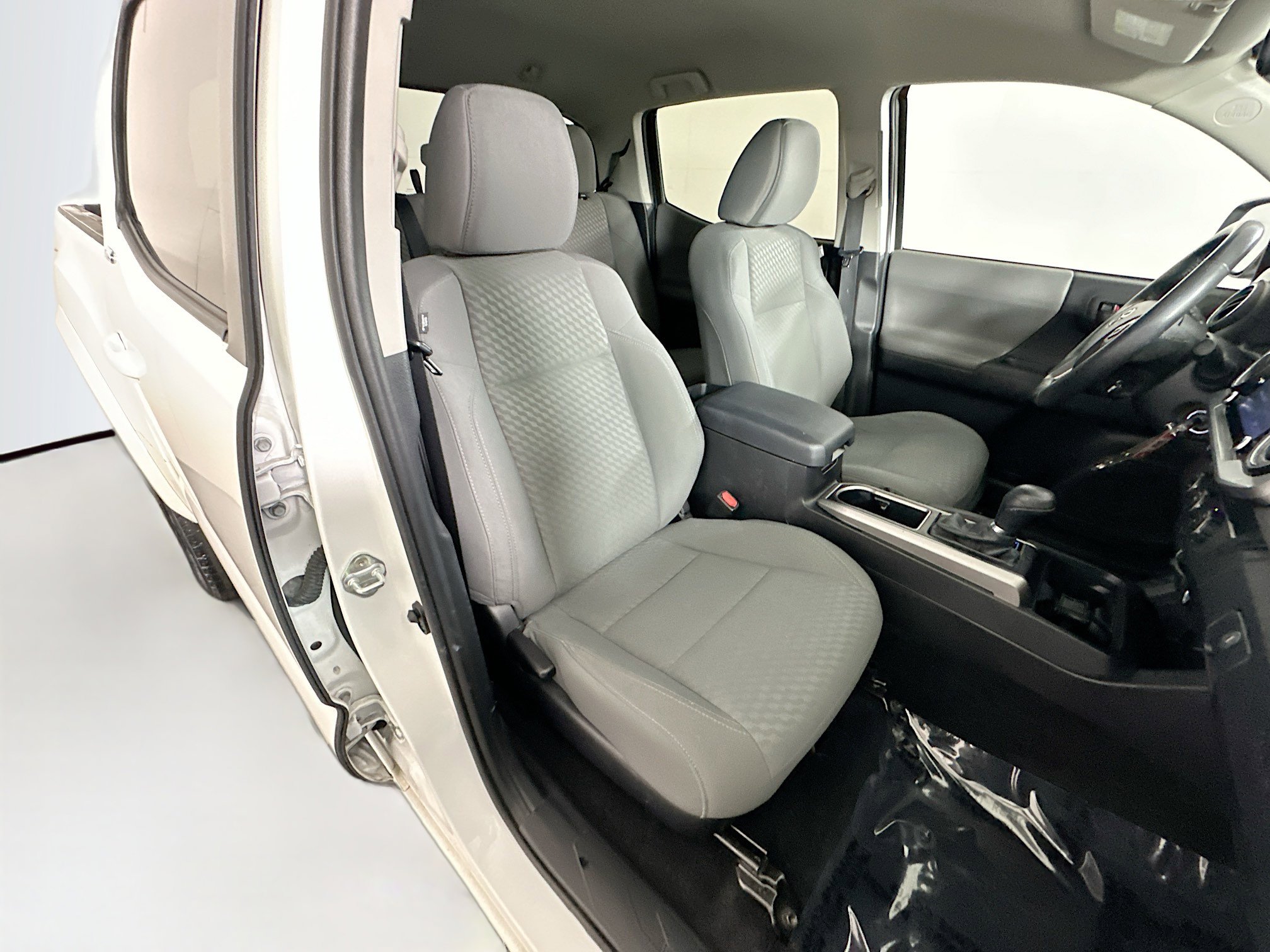 Used 2021 Toyota Tacoma SR5 RWD image 26