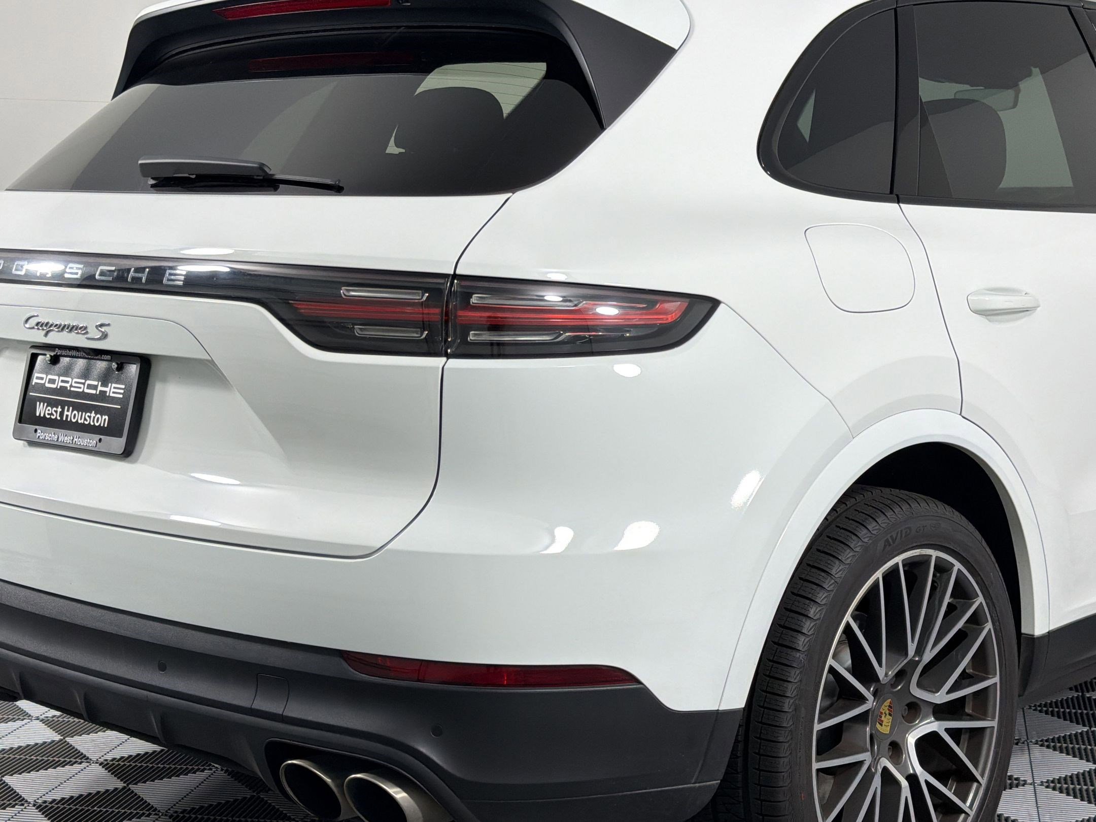 Certified 2019 Porsche Cayenne S image 12
