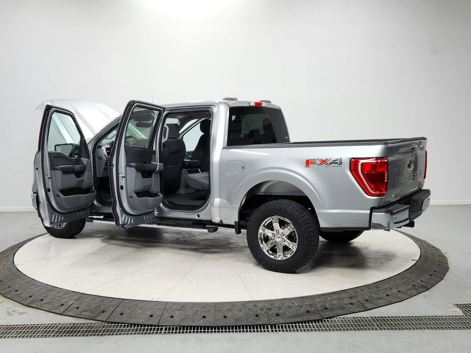 Used 2021 Ford F150 XLT w/ Equipment Group 302A High image 13