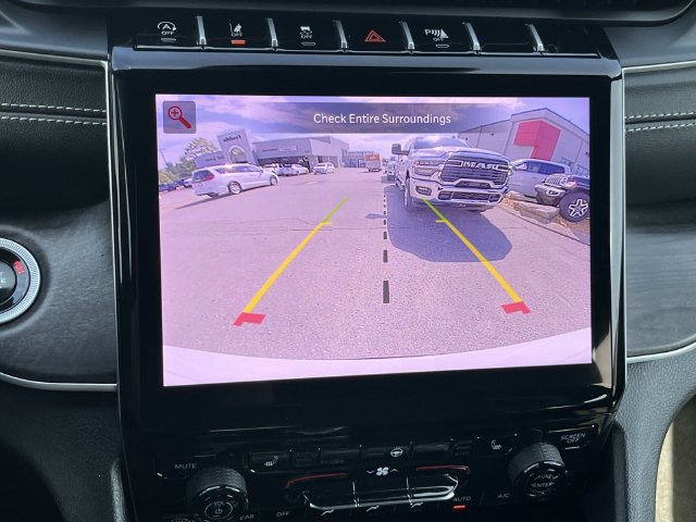 Used 2025 Jeep Grand Cherokee L Limited AWD/4WD image 32