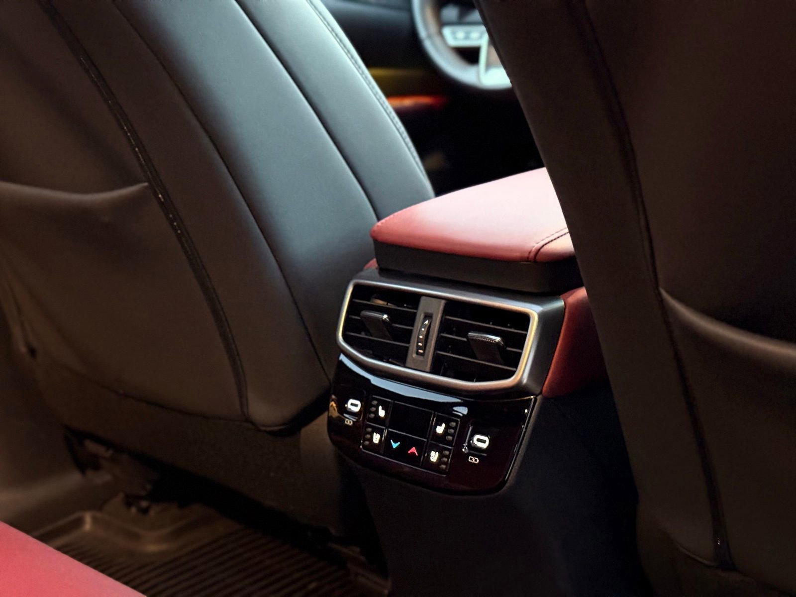 Used 2023 Lexus RX 500h F Sport w/ Accessory Package (2T) image 28