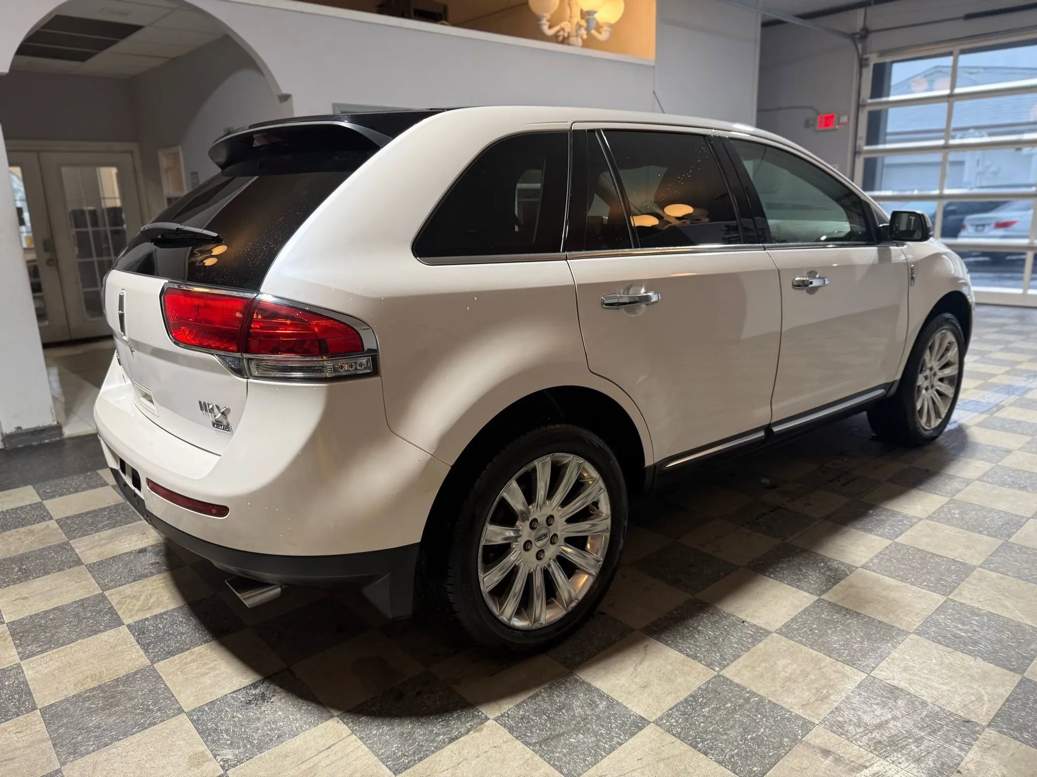 Used 2014 Lincoln MKX AWD w/ Equipment Group 102A image 9