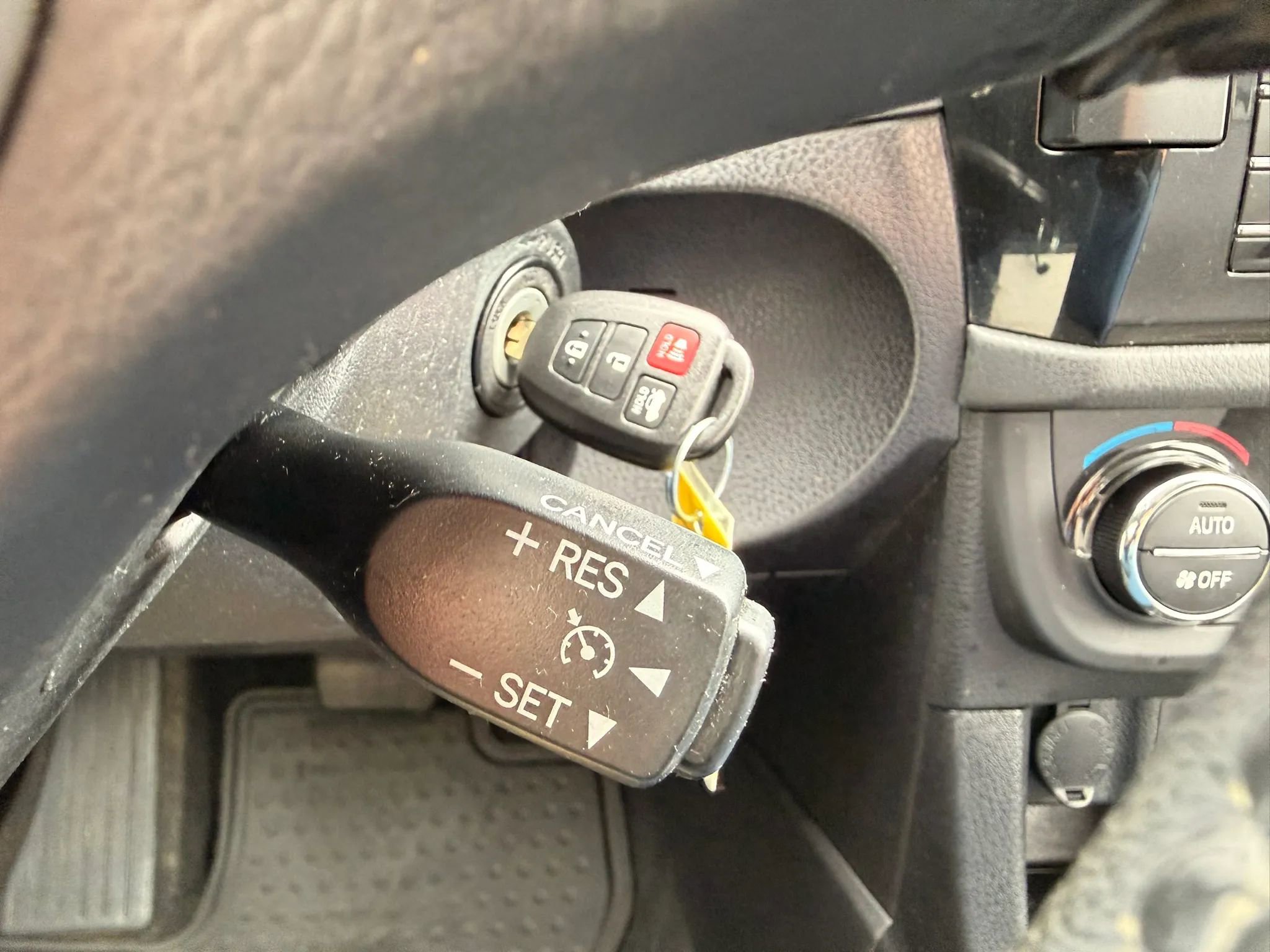 Used 2014 Toyota Corolla S image 38