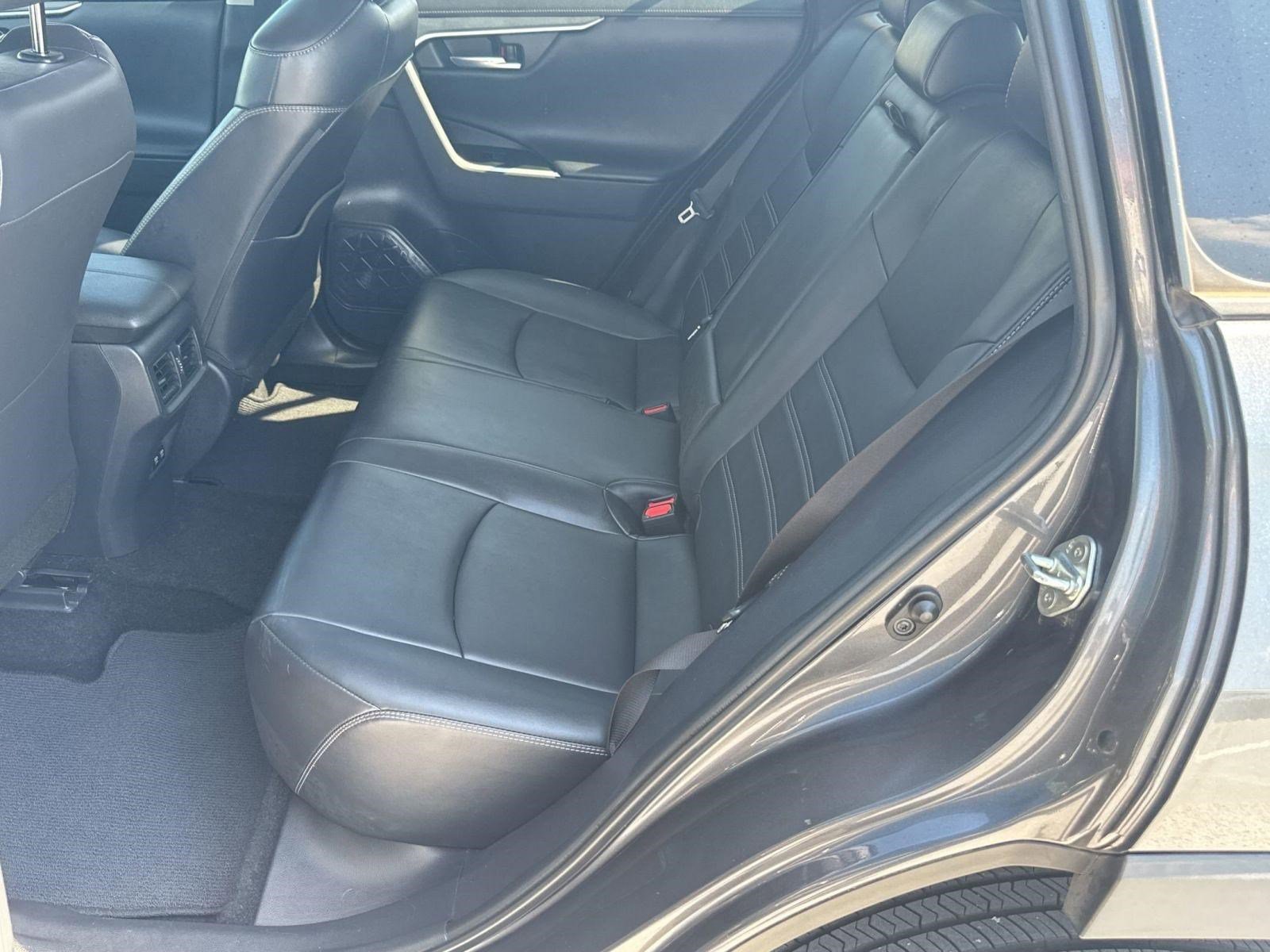 Used 2019 Toyota RAV4 Limited image 15