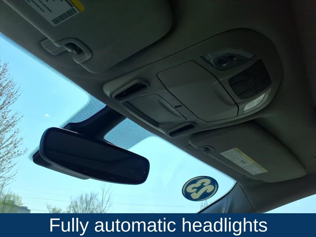 Used 2023 Chrysler Pacifica Limited image 16