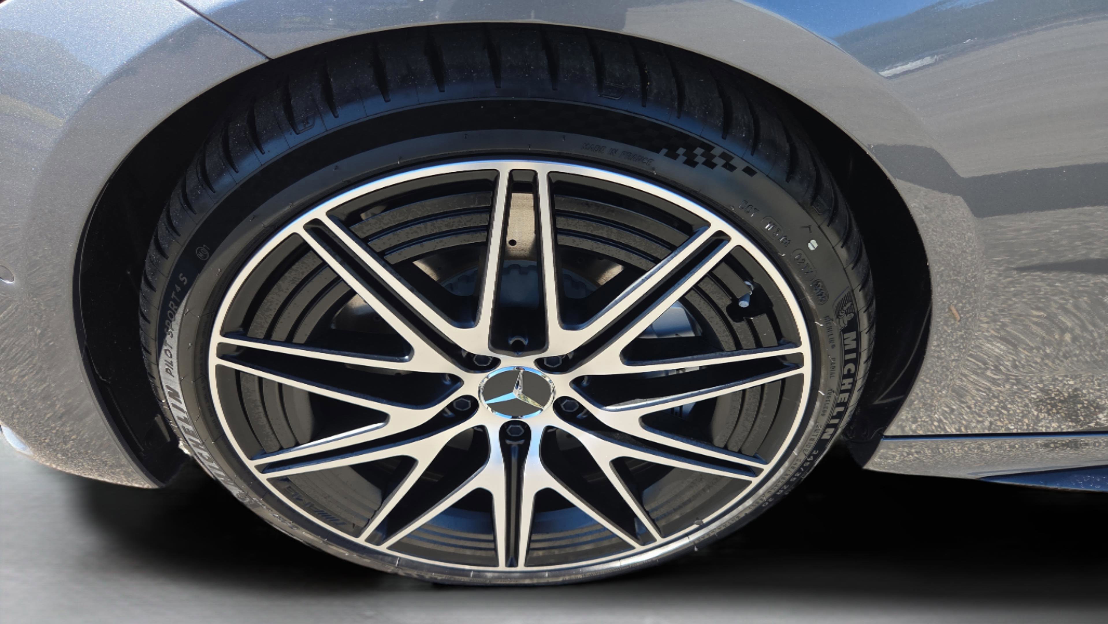 New 2026 Mercedes-Benz C 43 AMG 4MATIC Sedan image 32