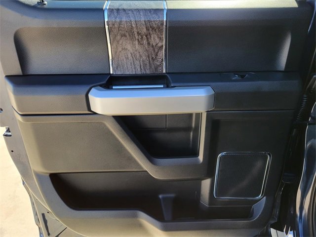 Used 2019 Ford F250 Lariat w/ Chrome Package image 10
