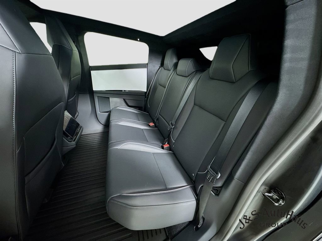 Used 2024 Tesla Cybertruck AWD Crew Cab image 26