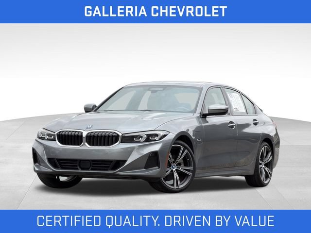 Used 2023 BMW 330e xDrive w/ Premium Package AWD/4WD image 2
