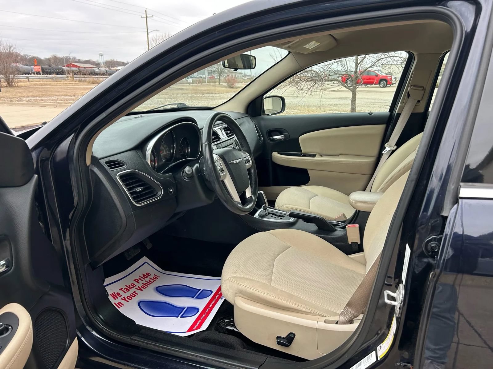 Used 2012 Chrysler 200 Touring w/ Cold Weather Group FWD image 9