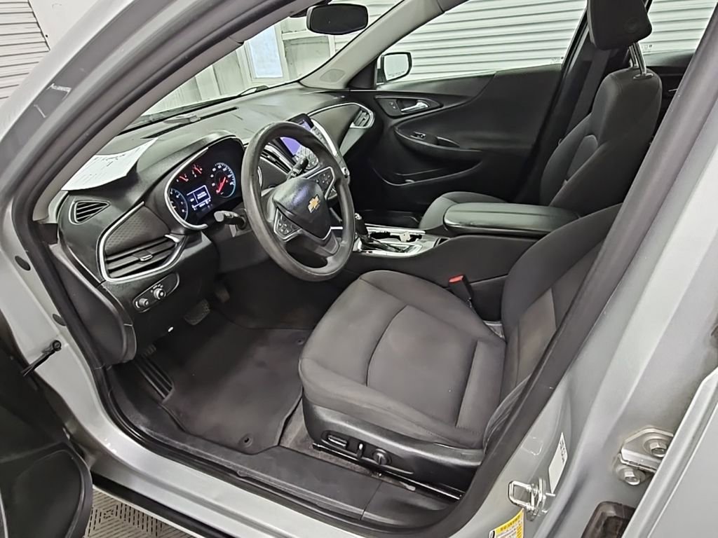 Used 2020 Chevrolet Malibu LT FWD image 11