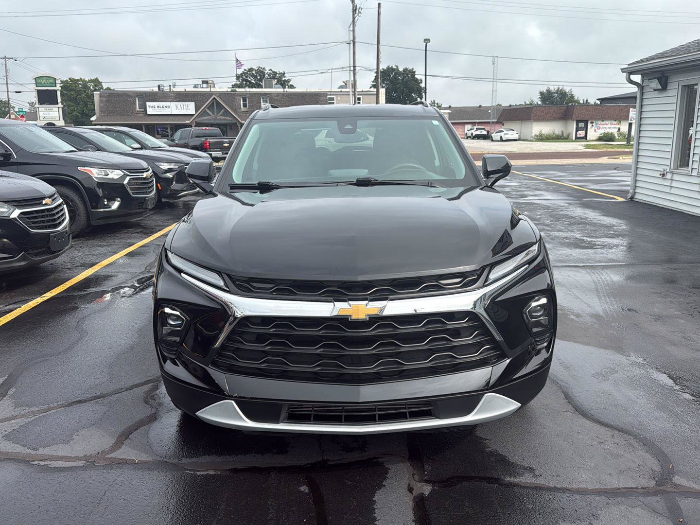 Used 2023 Chevrolet Blazer LT w/ Convenience Package FWD image 2