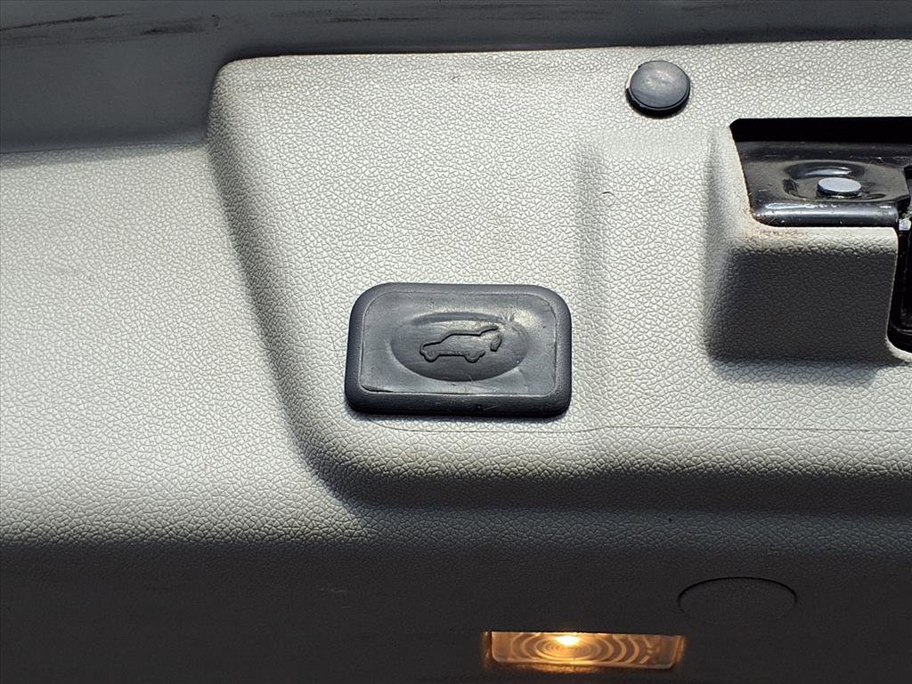 Used 2011 Buick Enclave CXL w/ LPO, Cargo Convenience Pkg image 24