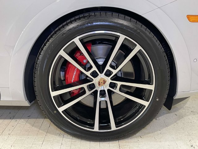New 2026 Porsche Cayenne GTS AWD/4WD image 10