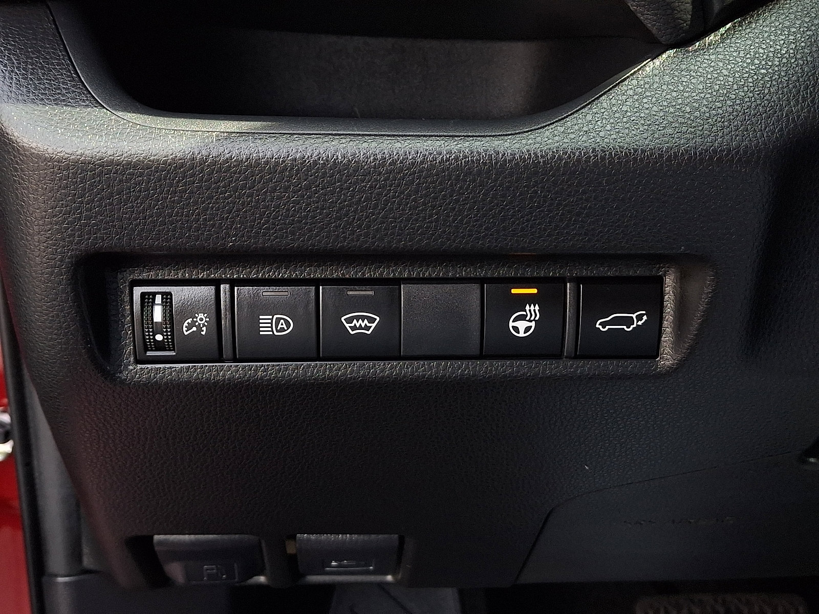 Used 2023 Toyota RAV4 XLE Premium image 27