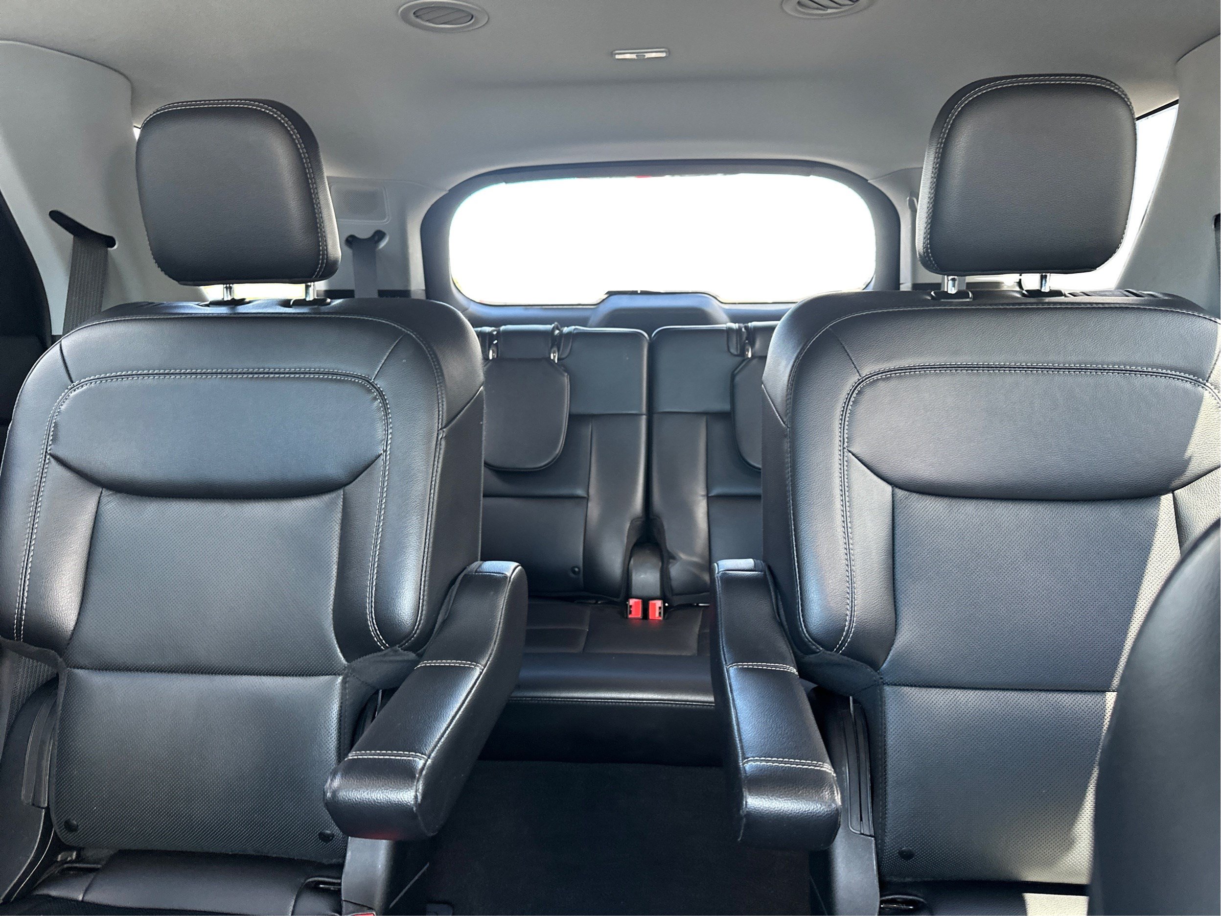 Used 2024 Ford Explorer Limited AWD/4WD image 13