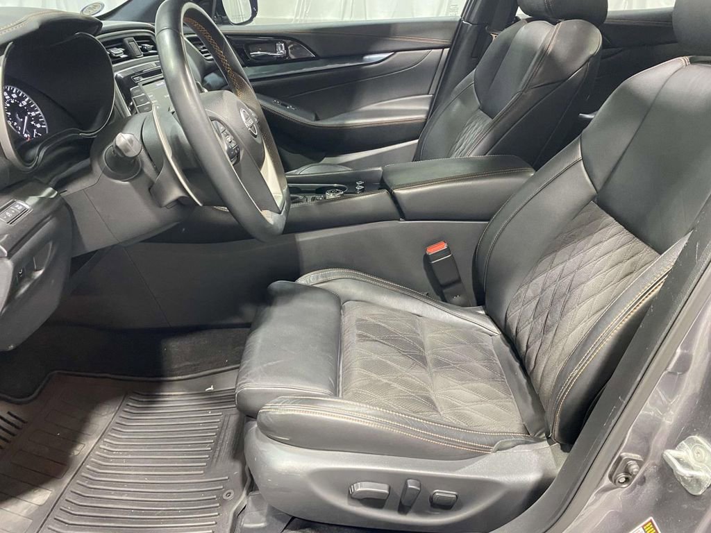 Used 2023 Nissan Maxima SR w/ Sport Mat Group FWD image 16
