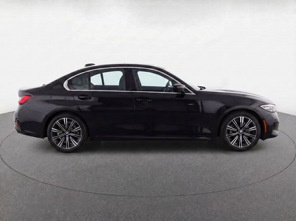 Used 2025 BMW 330i xDrive Sedan AWD/4WD image 4