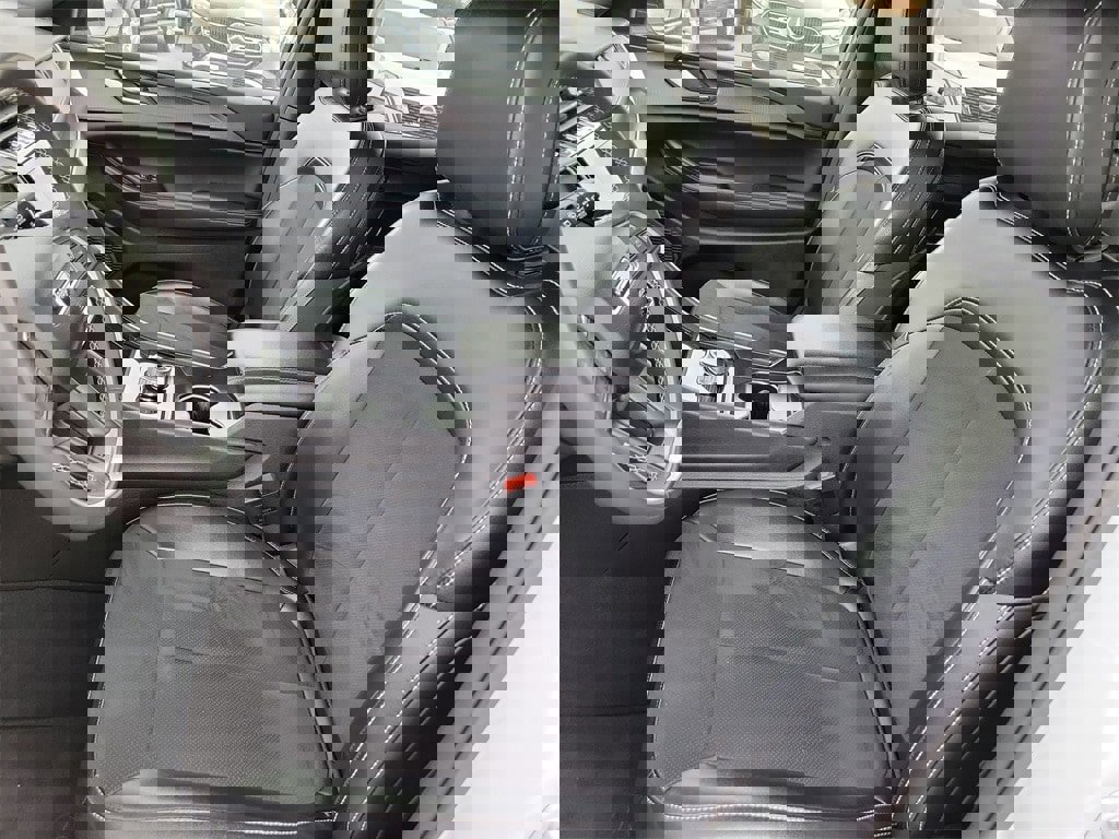 Used 2024 Jeep Grand Cherokee L Laredo image 16