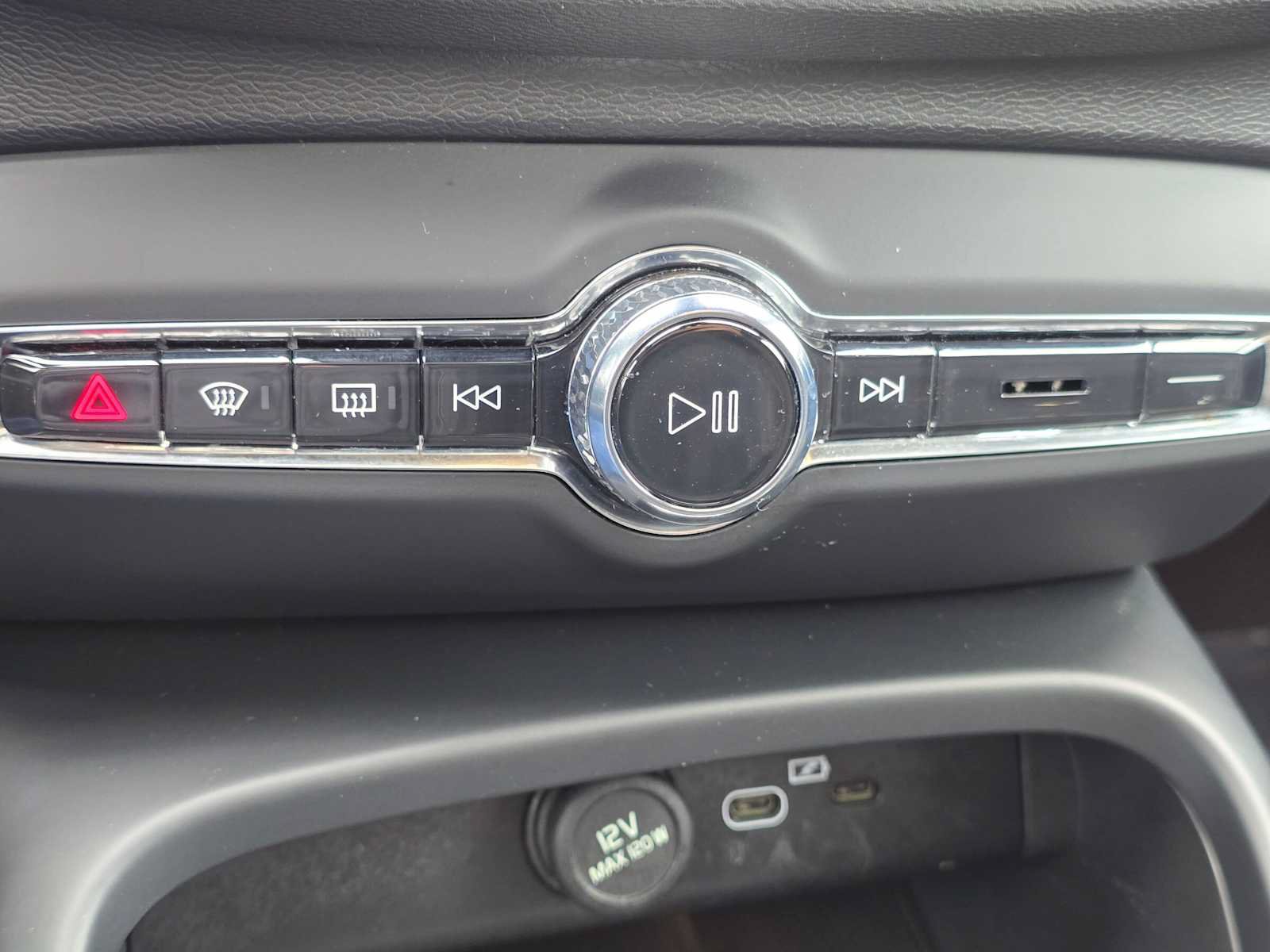 Certified 2023 Volvo C40 P8 Recharge Ultimate AWD/4WD image 28