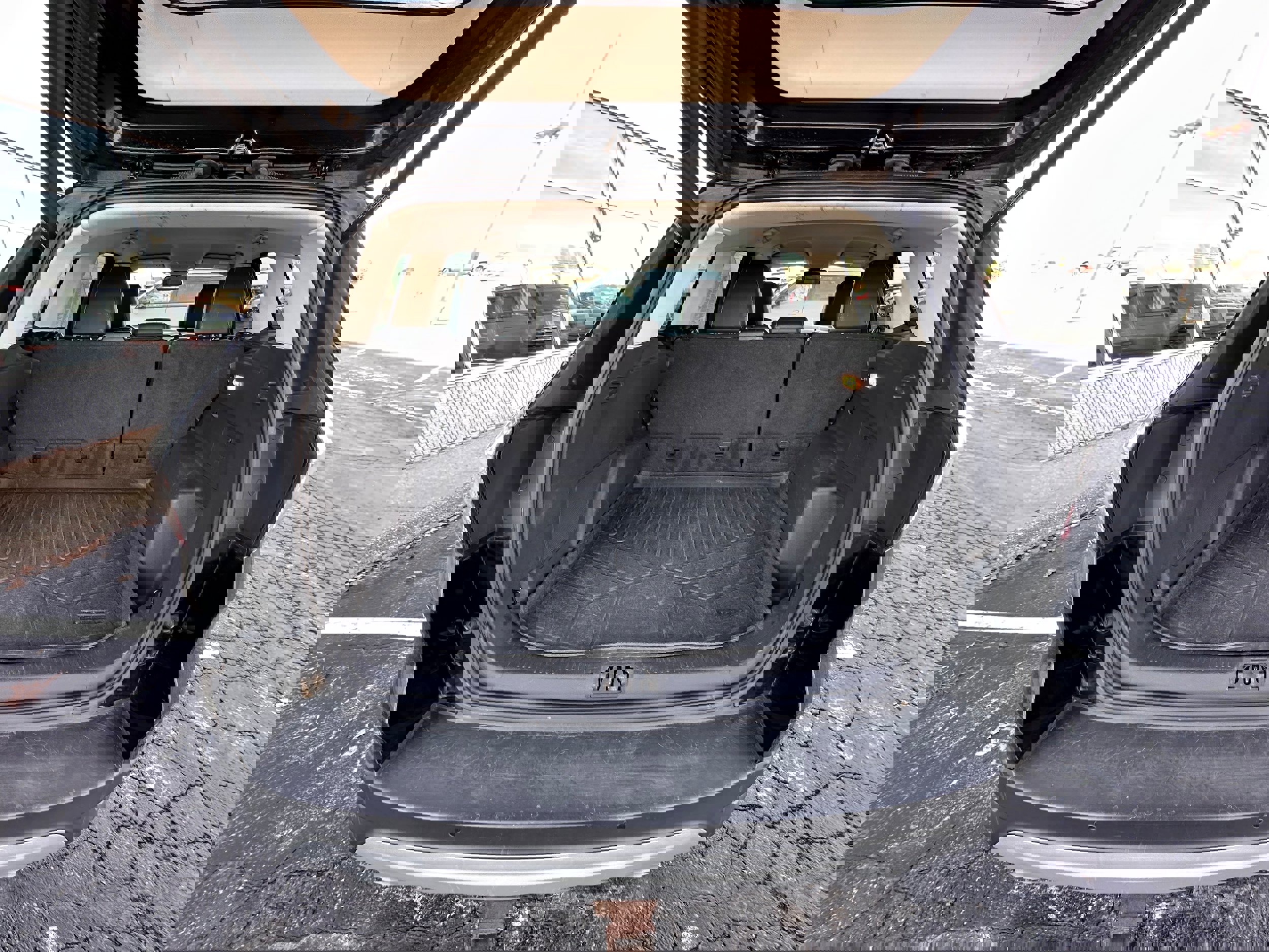 Used 2017 Ford Escape Titanium w/ Equipment Group 301A image 7