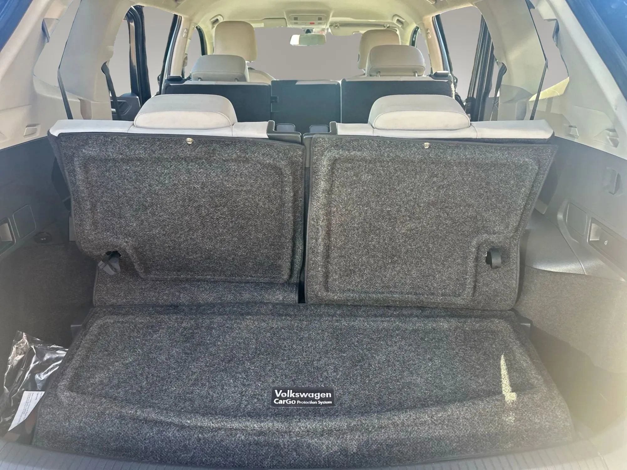 Used 2018 Volkswagen Tiguan SE image 14