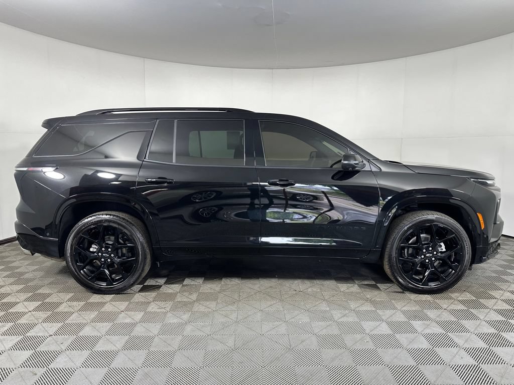 Used 2026 Chevrolet Traverse RS w/ LPO, Floor Liner Package AWD/4WD image 6