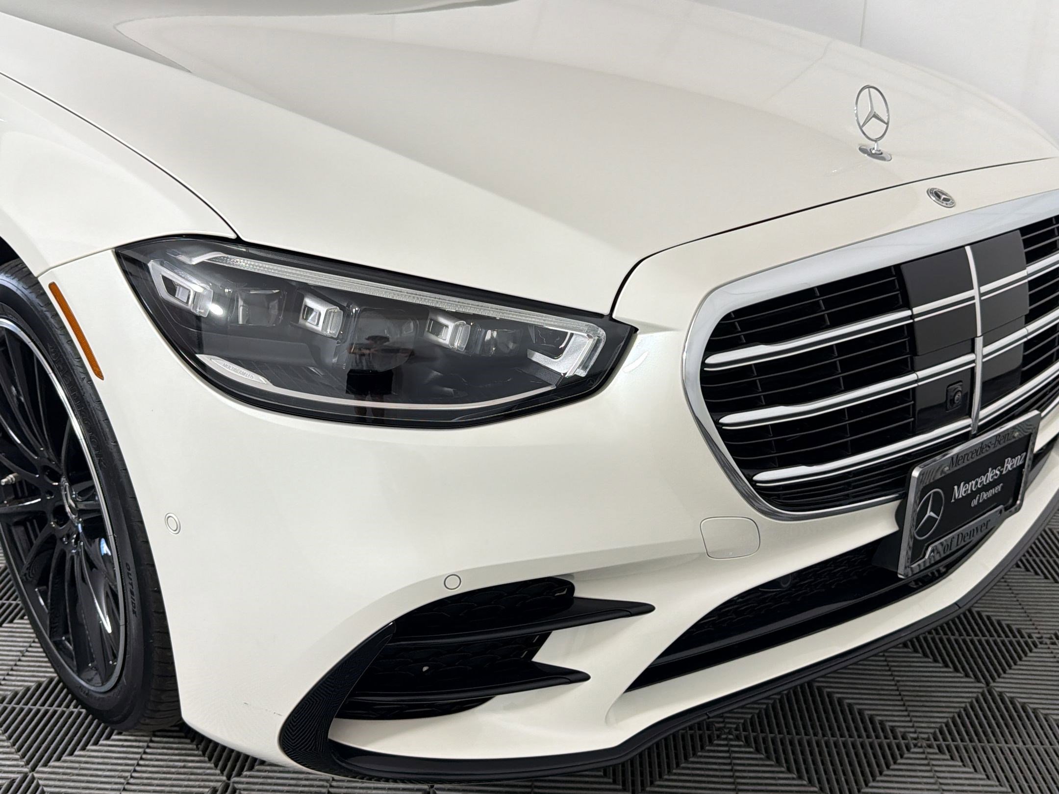 Certified 2022 Mercedes-Benz S 500 4MATIC w/ AMG Line Package image 11