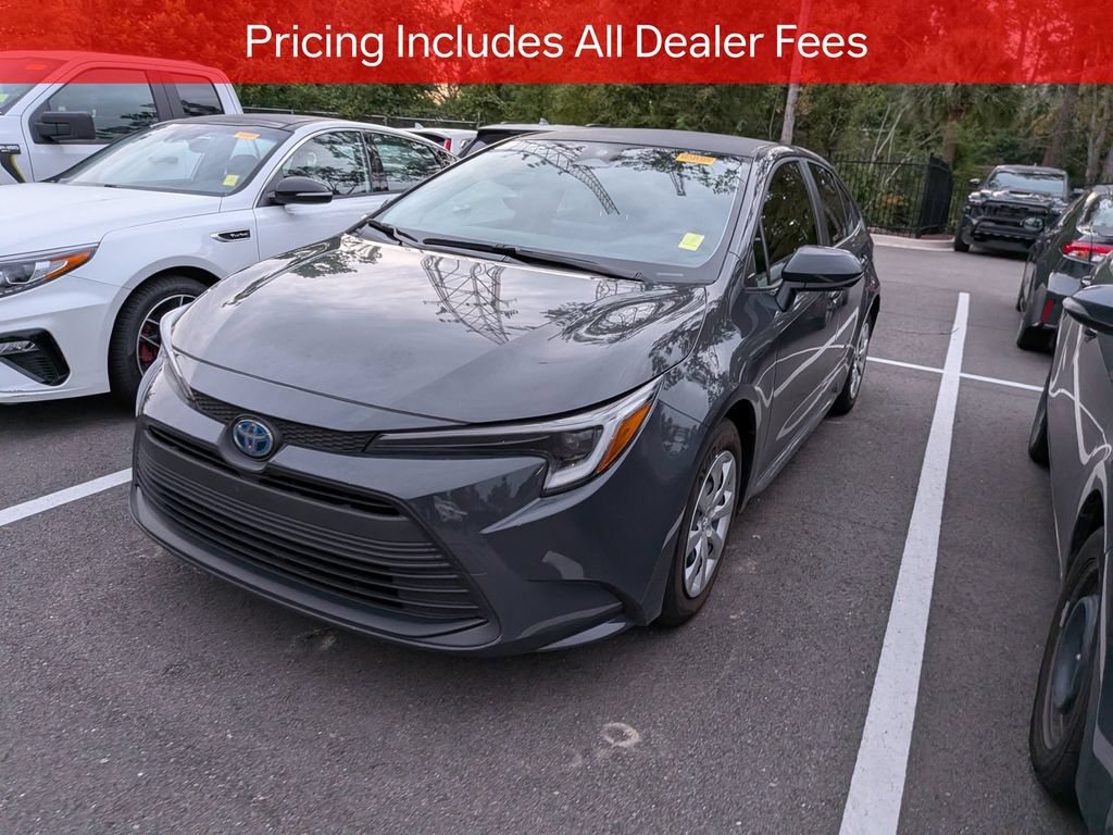 Certified 2025 Toyota Corolla LE FWD image 4