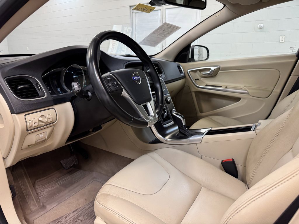 Used 2015 Volvo V60 T5 Premier Plus image 13