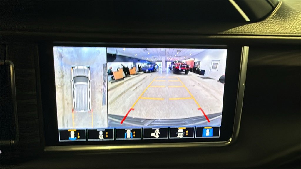 Used 2021 GMC Yukon Denali w/ Denali Premium Package image 38