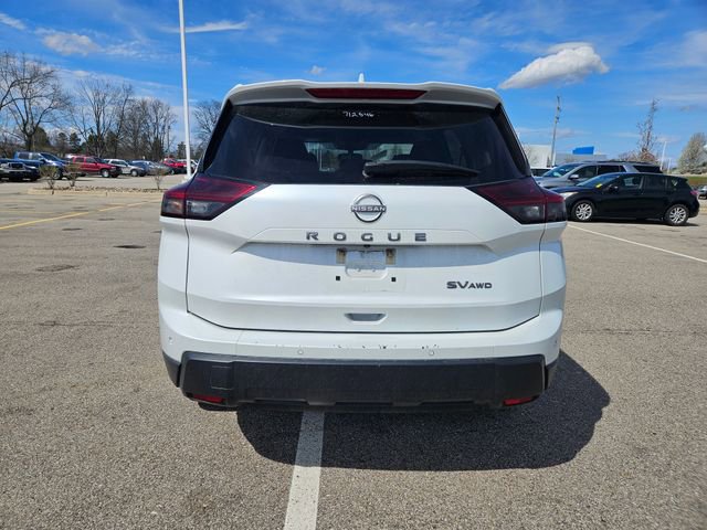 Used 2024 Nissan Rogue SV image 6