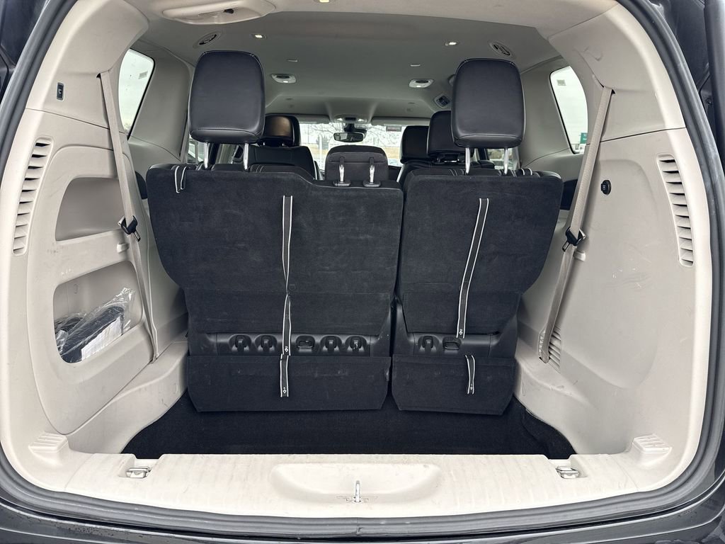 Used 2023 Chrysler Pacifica Touring-L image 20