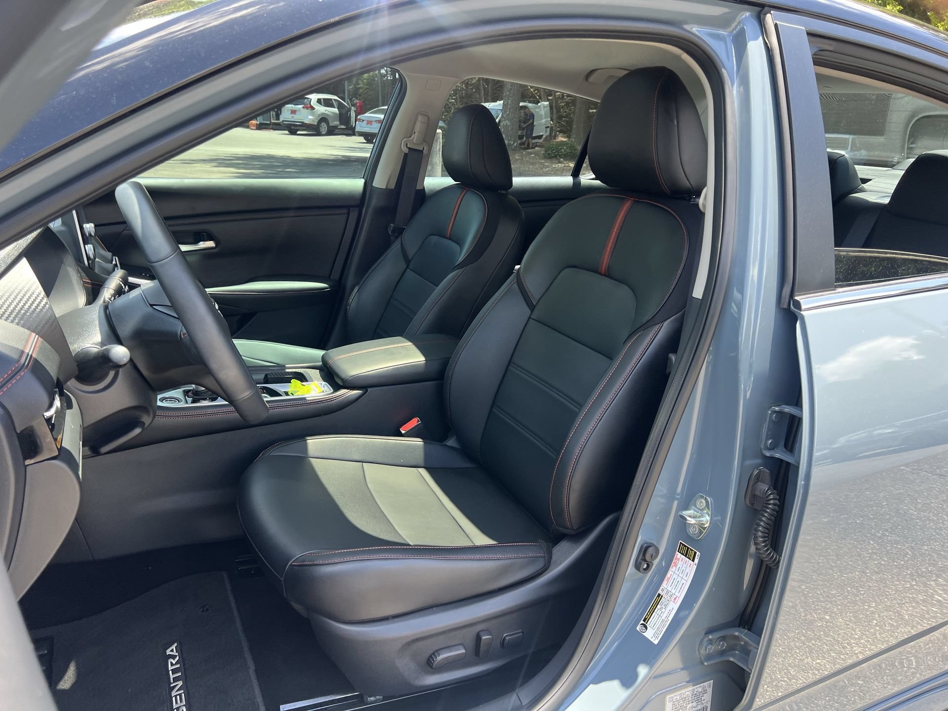 Used 2025 Nissan Sentra SR w/ SR Premium Package FWD image 17