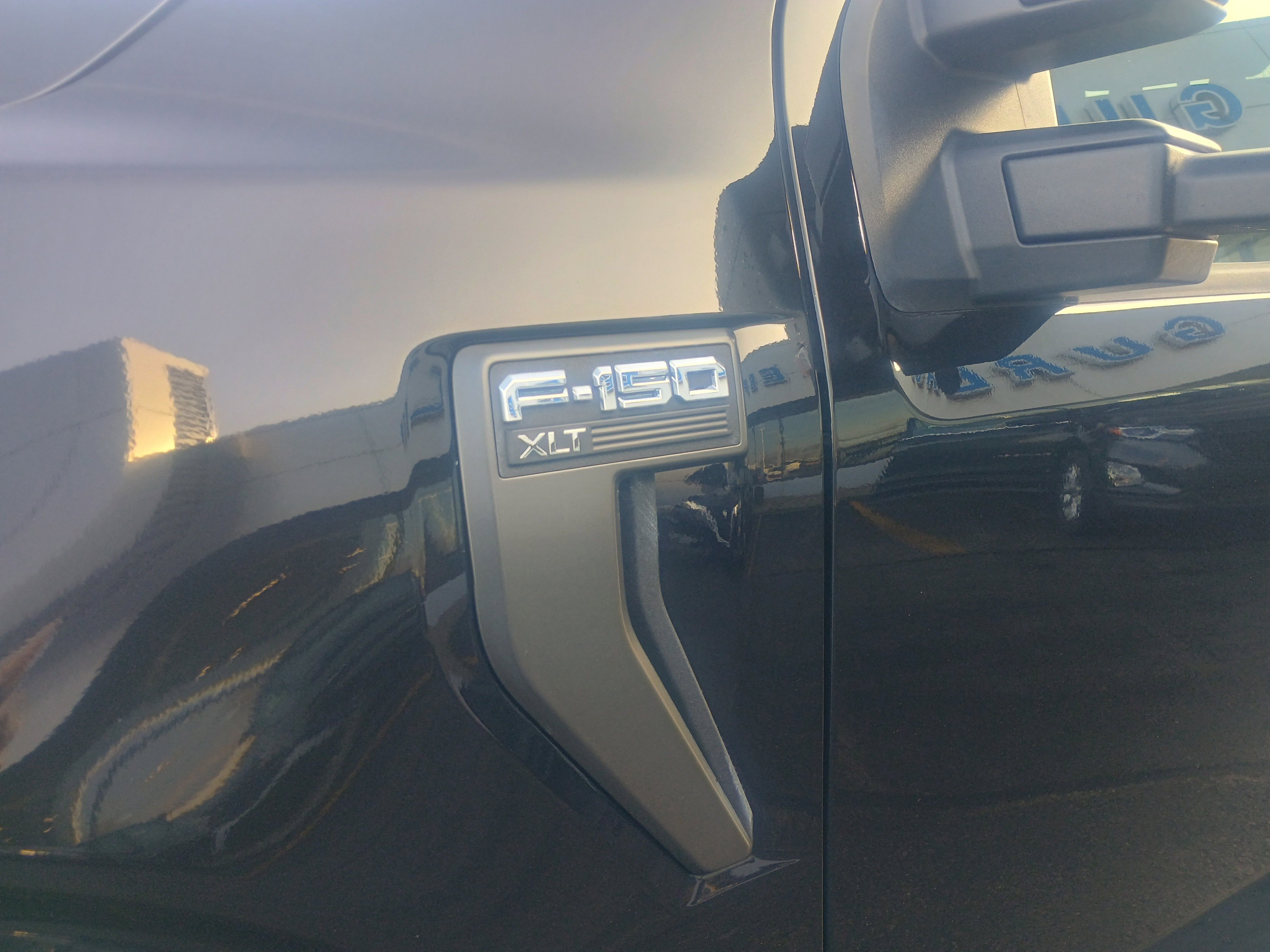 Certified 2022 Ford F150 XLT w/ Equipment Group 302A High image 5