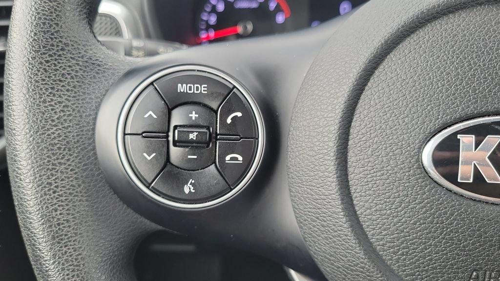 Used 2020 Kia Soul LX FWD image 19