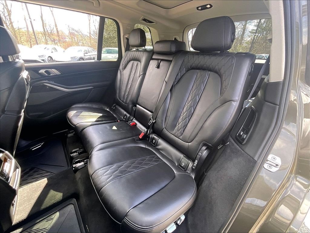 Used 2024 BMW X7 xDrive40i w/ Executive Package AWD/4WD image 15