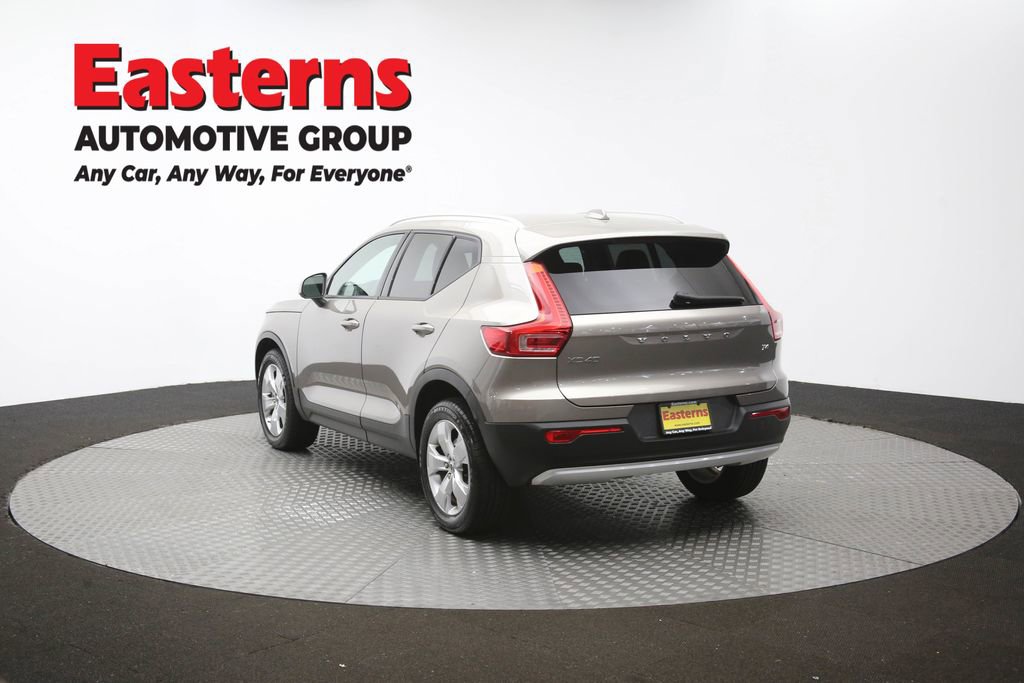 Used 2022 Volvo XC40 T4 Momentum FWD image 66