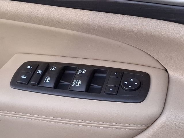 Used 2022 Jeep Grand Cherokee Laredo E w/ Security & Convenience Group image 21