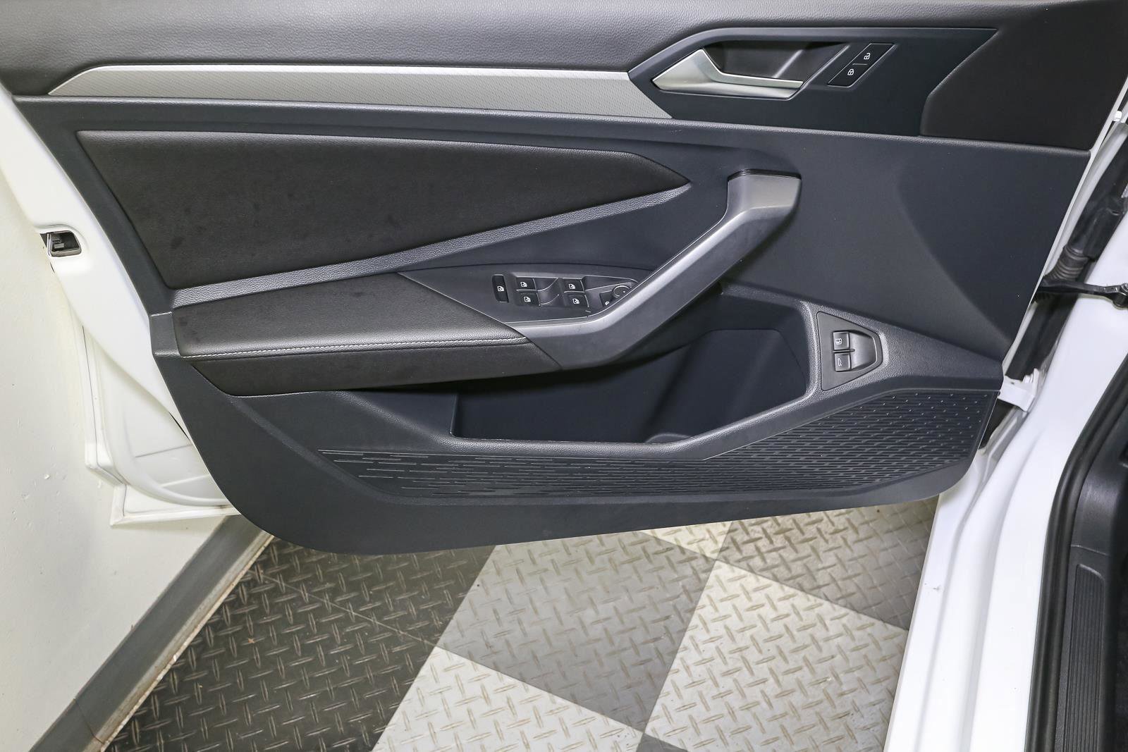 Certified 2023 Volkswagen Jetta Sport image 39