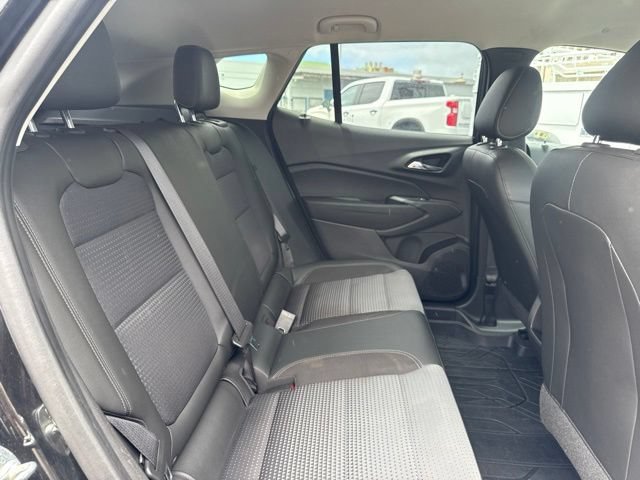 Used 2024 Chevrolet Trax LT w/ LPO, Blackout Package FWD image 10