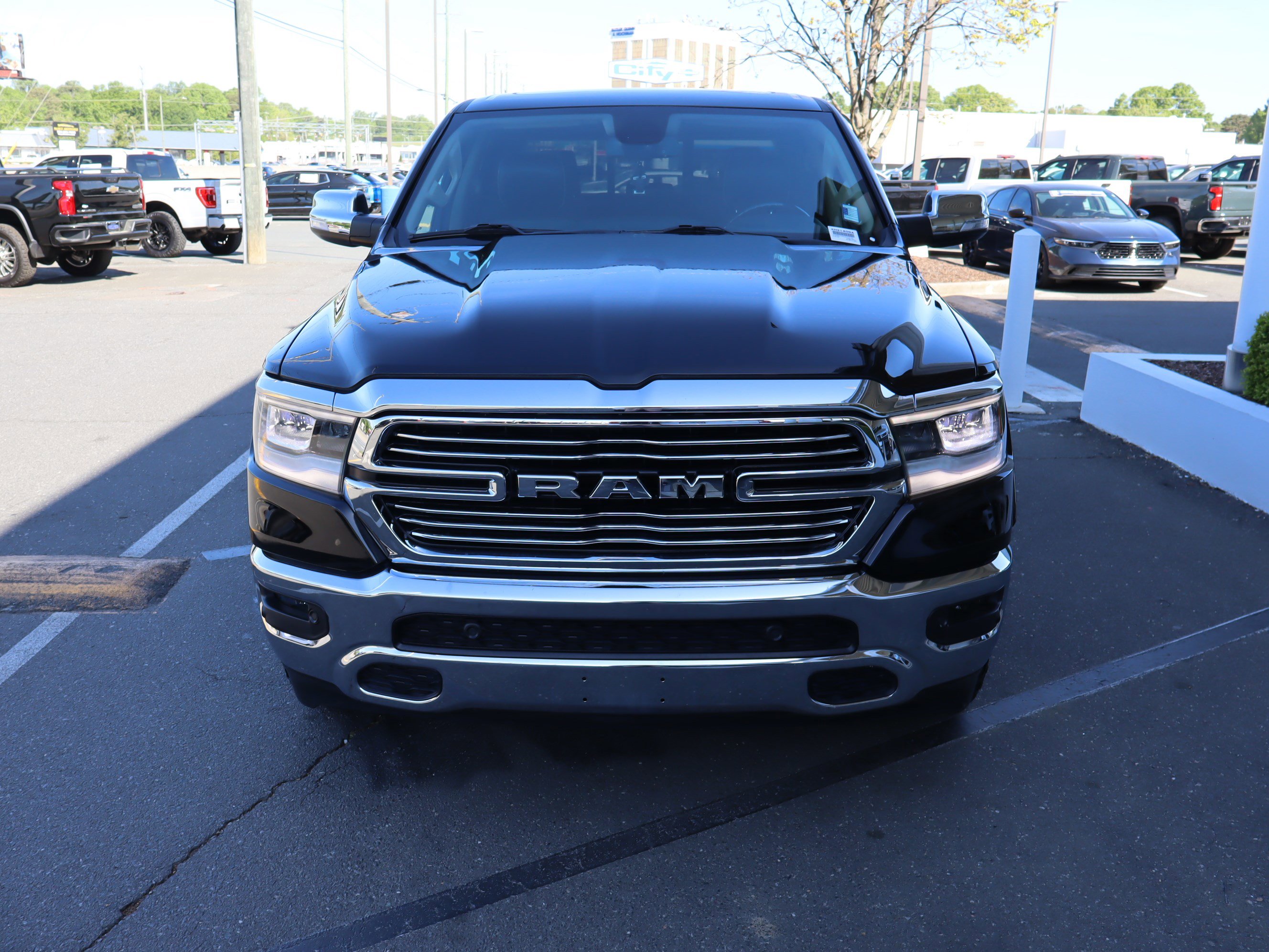 Used 2020 RAM 1500 Laramie AWD/4WD image 3