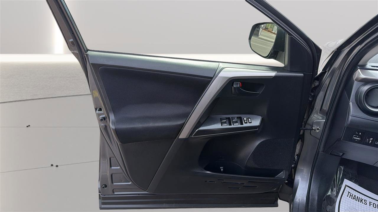 Used 2017 Toyota RAV4 LE w/ Carpet Mat Package image 15