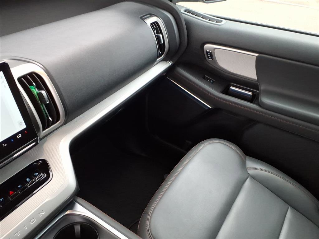 Certified 2025 Ford Expedition Active image 16