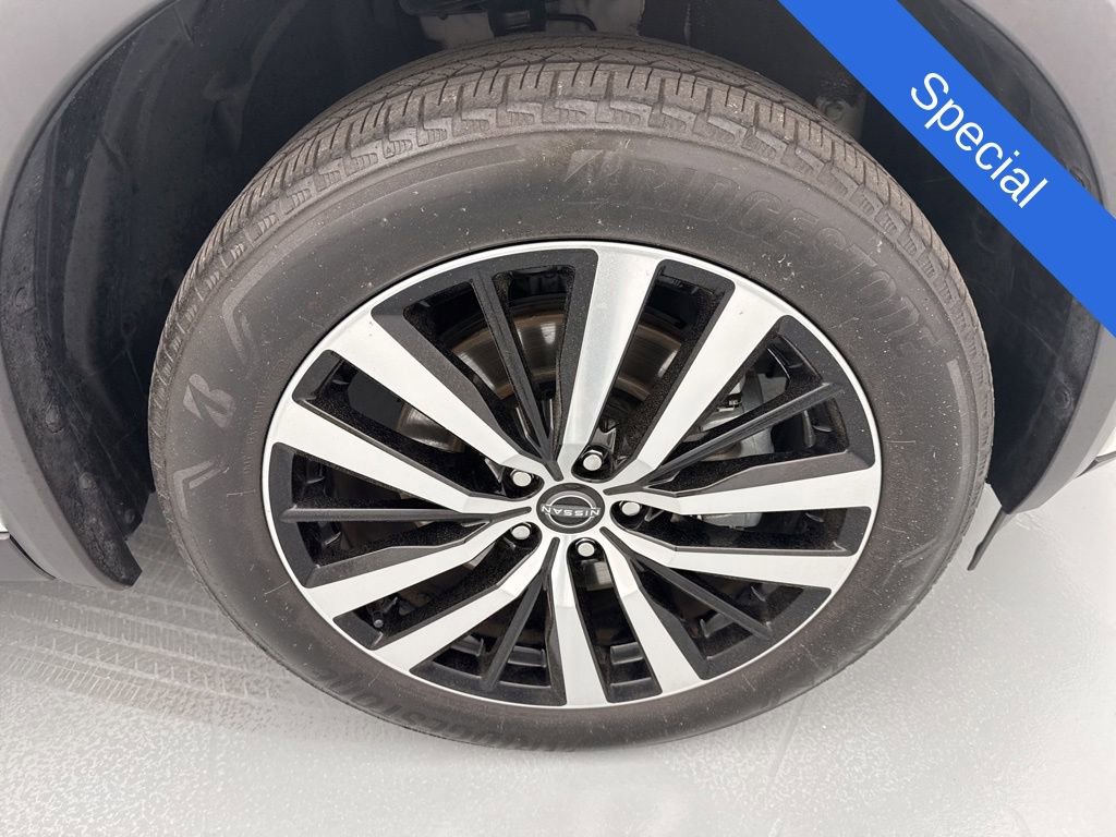 Used 2023 Nissan Pathfinder Platinum AWD/4WD image 15