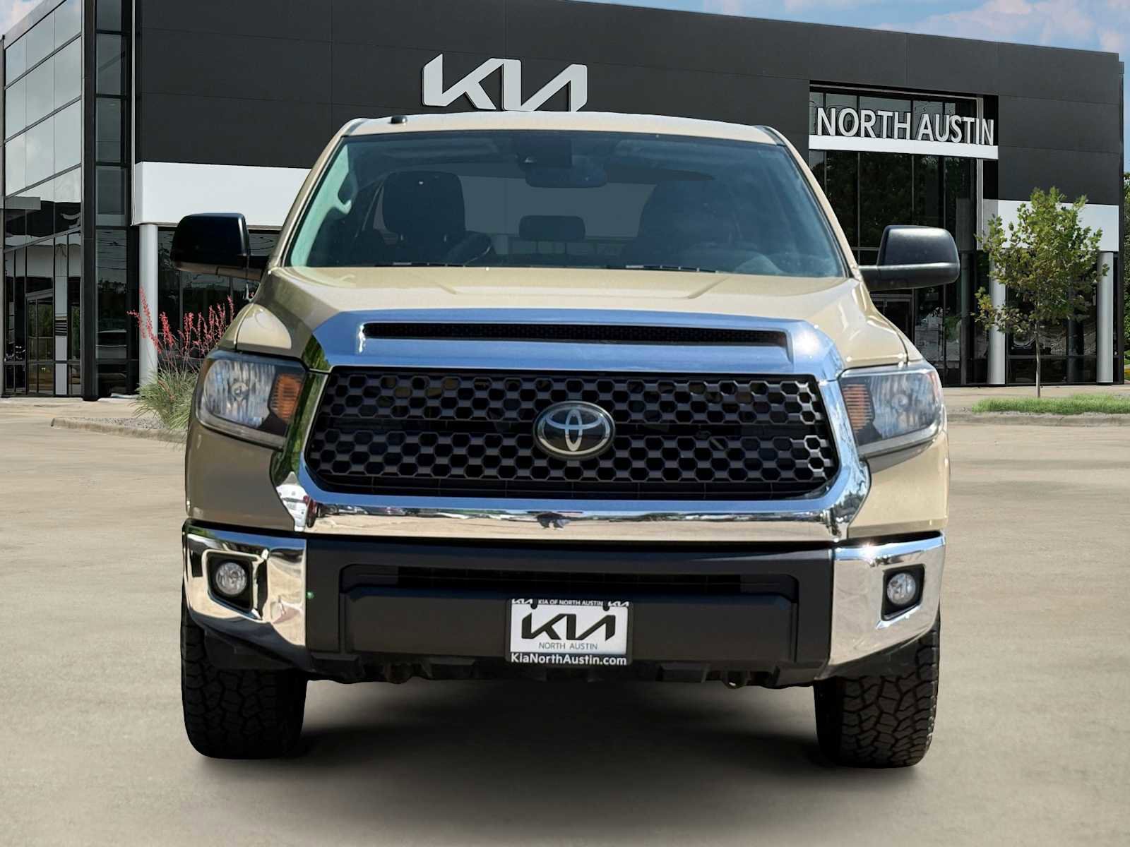 Used 2019 Toyota Tundra SR5 w/ SR5 Upgrade Package image 7