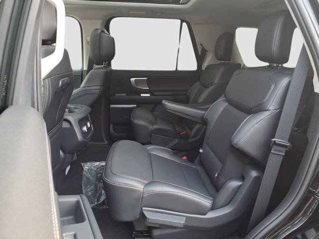 New 2026 Ford Expedition Platinum w/ Driver's Package AWD/4WD image 6