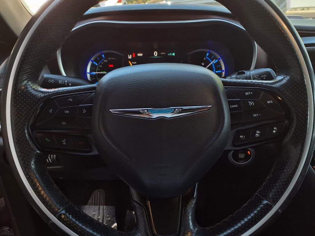 Used 2020 Chrysler Pacifica Limited image 11