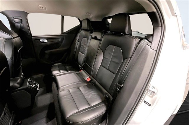 Certified 2023 Volvo XC40 B5 Core w/ Convenience Package image 27