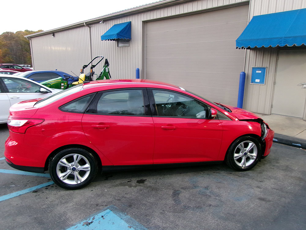 Used 2014 Ford Focus SE FWD image 1